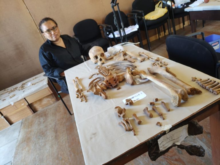 Revelan hallazgo de 76 restos óseos de individuos de la cultura Tiahuanaco en el valle de Tambo