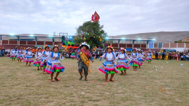 “Sumaq Tusuy”: Masiva participación en festival de danzas en Cocachacra