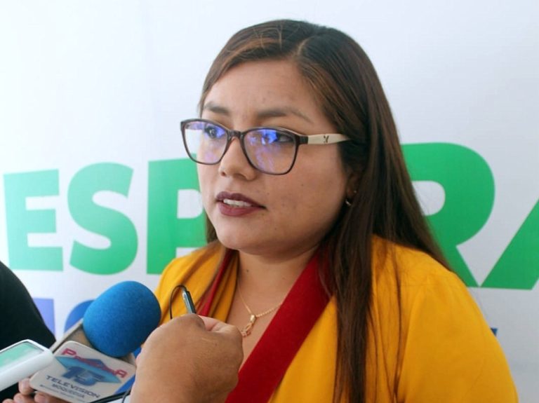 Gobernadora regional, Gilia Gutiérrez, asegura que no recibe «asesoría» de Martín Vizcarra