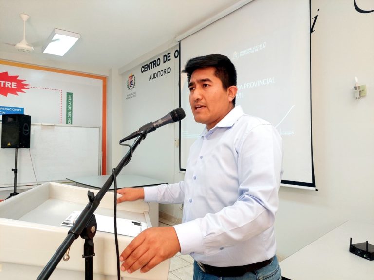 Alcalde Tapia se compromete a mejorar iluminación en la Av. Pedro Huilca