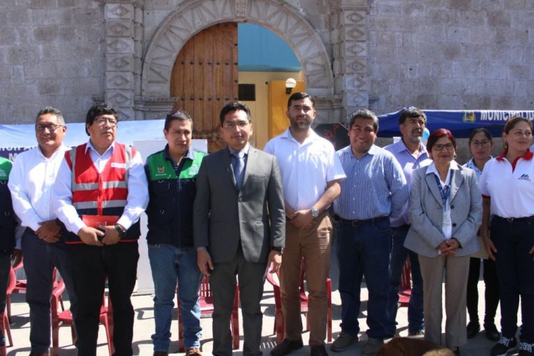 Instituciones brindaron asesoría a la población en “Feria del ahorro emprendedor y las Mypes”