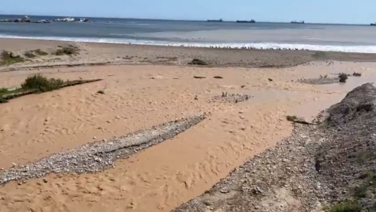 Playa Boca del Río de Ilo considerada como “no saludable” ante ingreso del río Osmore