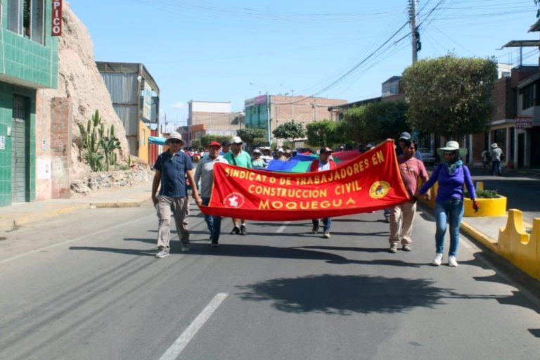 Construcción Civil de Moquegua e Ilo realizan marcha nacional en apoyo a la presentación a su pliego de reclamos