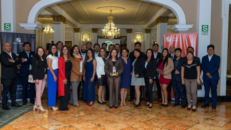 Por segundo año consecutivo Cerro Verde recibe premio Yanapay