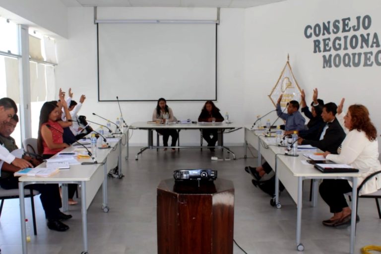 7 consejeros regionales emplazan a gobernadora Gilia Gutiérrez sobre Lomas de Ilo
