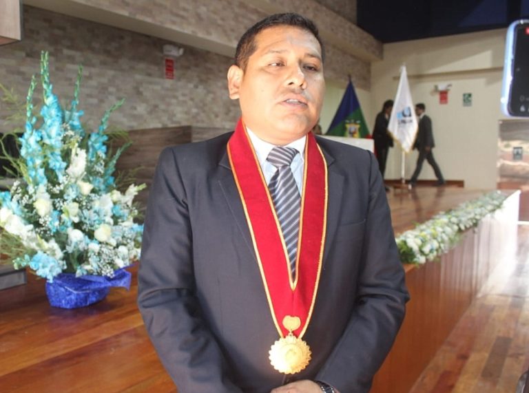 Consejero Alonso Quispe señala que el Ejecutivo del GORE “blinda” a Denis Mora