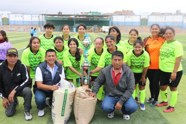 Culmina campeonato de futbol femenino en Islay-Matarani