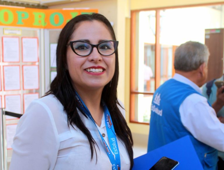 Dra. Fanny Reaño presenta su renuncia a la oficina de Administración en la Red Asistencial de EsSalud 