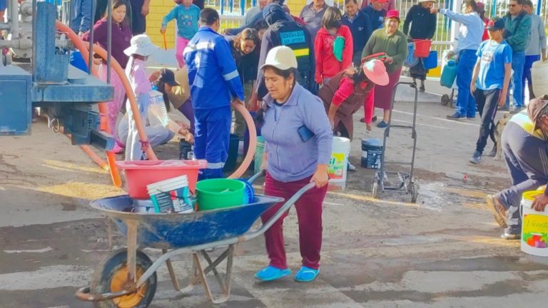 Cortan el servicio de agua en Moquegua ante derrame de petróleo en Chilligua 