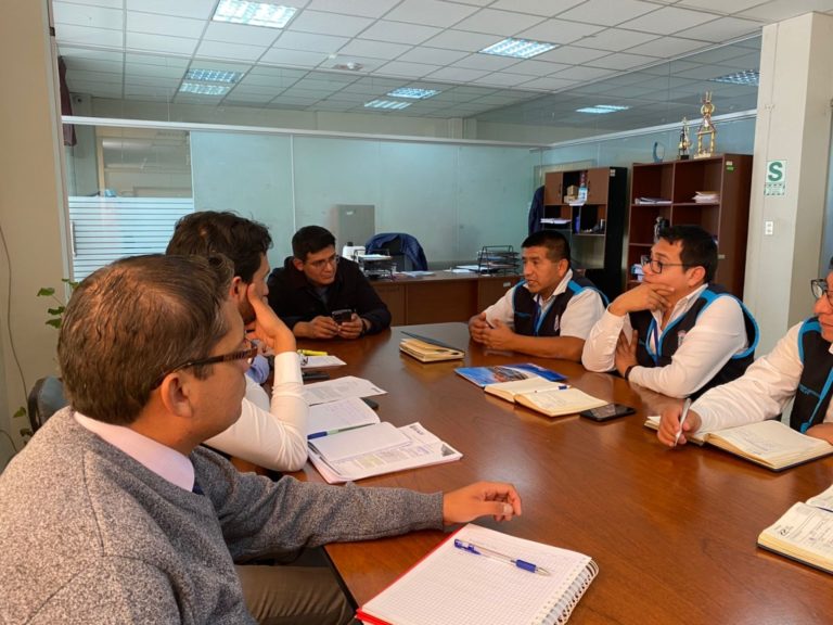 Matarani: alcalde se reúne con funcionarios regionales para tratar sobre el desembarcadero pesquero