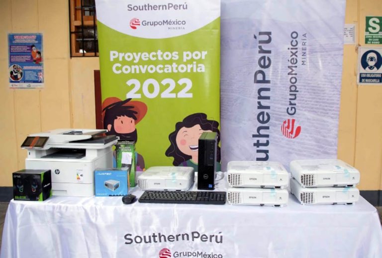 Southern Perú optimiza equipamiento de la I.E. “Nuestro Señor de Locumba”