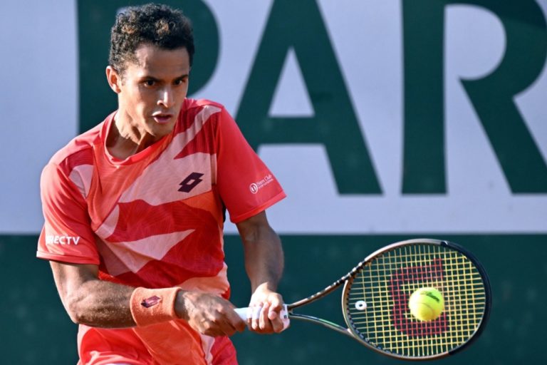 Roland Garros: Juan Varillas derrotó a Hurkacz y enfrentará a Djokovic