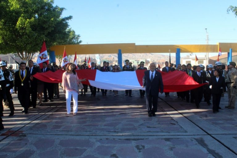 Realizan actos cívicos por el Día de la Bandera en Moquegua, pero no hubo desfile