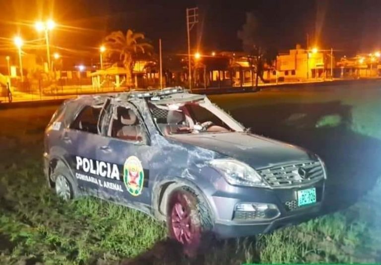 Cuatro heridos: Patrullero de El Arenal se despista, vuelca y queda inservible