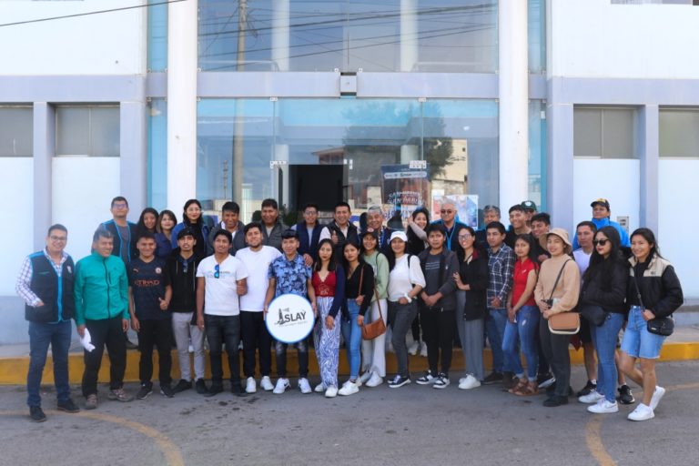 Universitarios de Andahuaylas visitaron Islay-Matarani