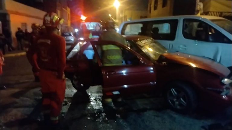 Mollendo: Dos heridos en choque vehicular en la calle Iquitos con Teófilo Núñez