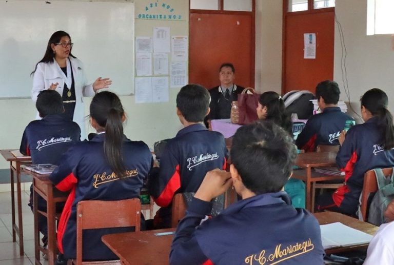 Dan charlas de prevención de la violencia en colegio José Carlos Mariátegui de Mollendo