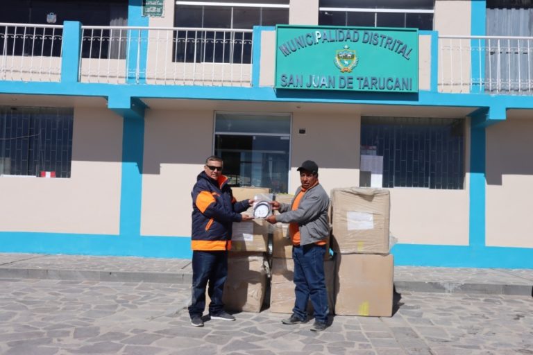 Volcán Ubinas: entregan protectores faciales para San Juan de Tarucani
