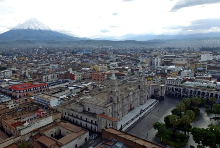 Instituciones con escasa credibilidad en Arequipa: 85% le cree poco y nada al gobierno regional