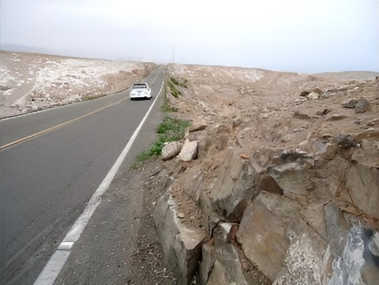 Autoridades buscan clasificación departamental de la carretera antigua Mollendo-Matarani