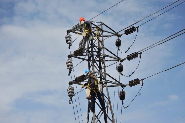Anuncian corte de electricidad en Deán Valdivia y Punta de Bombón