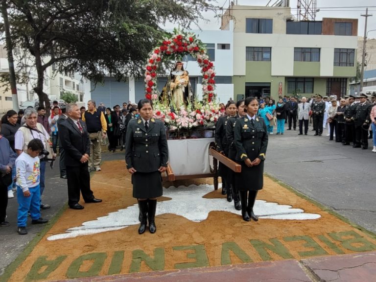 Realizan procesión de Santa Rosa de Lima en Ilo y Moquegua