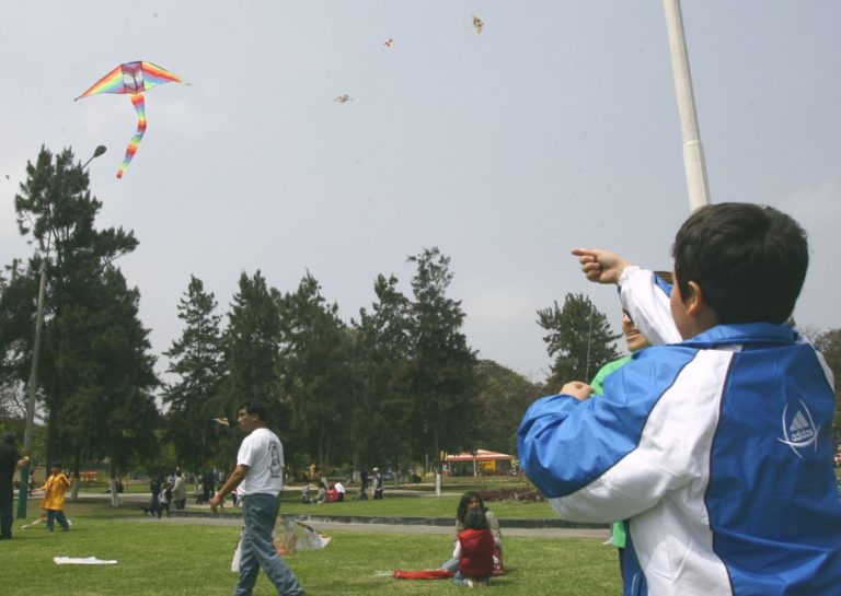 Niños y adultos participarán de concurso de cometas en Deán Valdivia