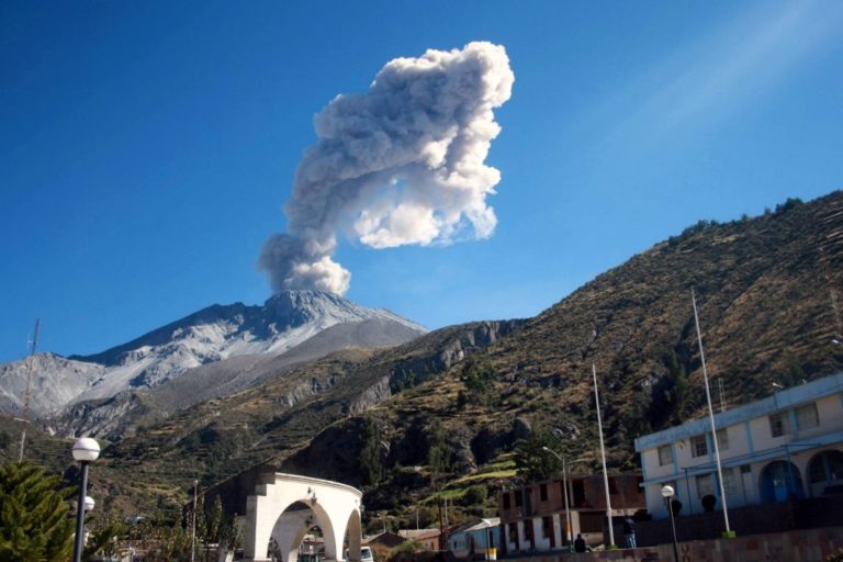 Prorrogan estado de emergencia en Moquegua por el proceso eruptivo del volcán Ubinas