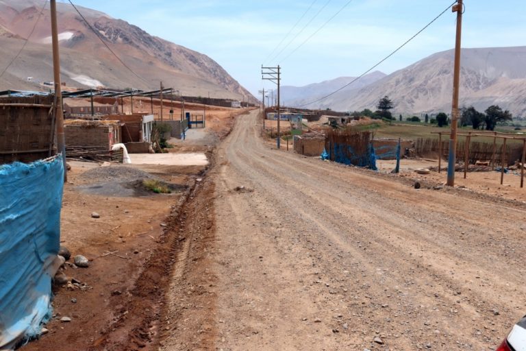 Inspeccionan obras viales en Valle Arriba
