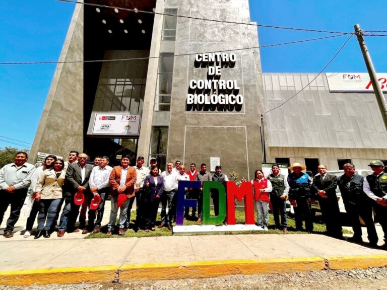 Inauguran Laboratorio de Control Biológico de Plagas, único en el sur del país