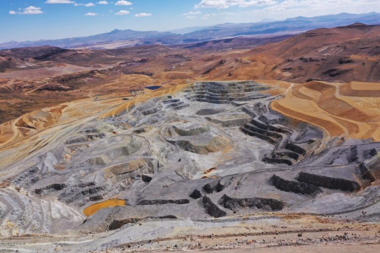Lanzan concurso público para conocer planes de cierre de minas Arasi y Florencia Tucari