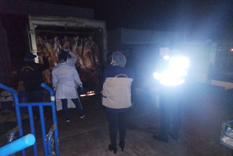 MPI realiza operativo para mejorar condiciones de transporte de carnes rojas
