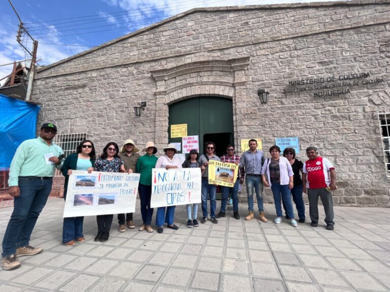Arqueólogos acatan protesta exigiendo derogatoria de Ley que atenta contra el patrimonio cultural