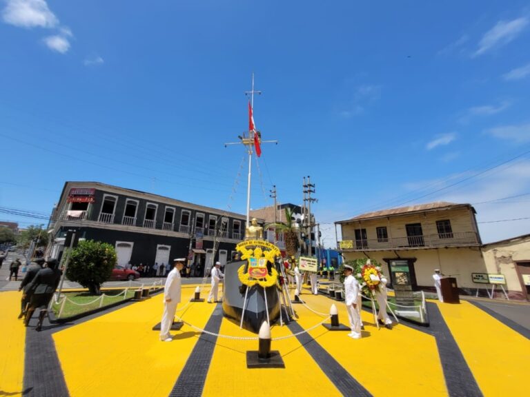 Ceremonia de aniversario de la Marina de Guerra y del combate de Angamos en Ilo