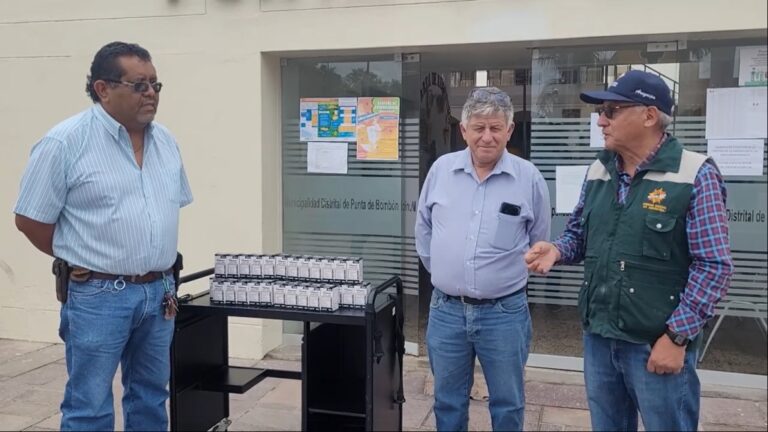 Punta de Bombón: GRA entrega vitaminas para animales de producción satisfizo al 90% de ganaderos