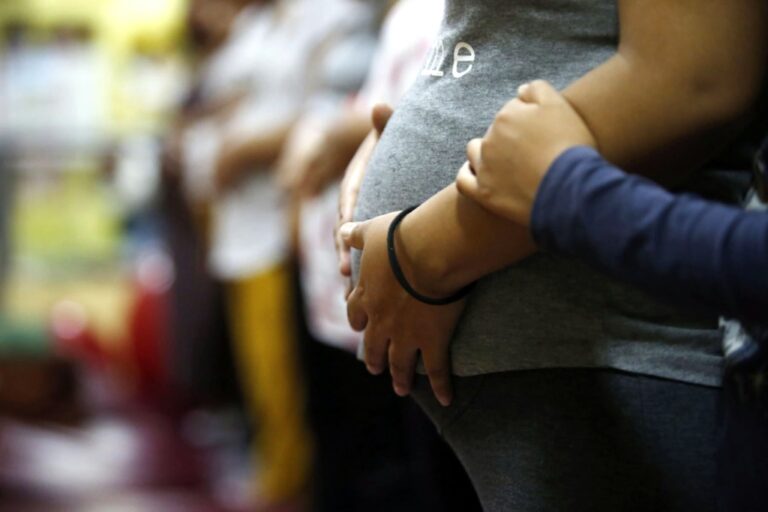 También cuenta la vida de una niña