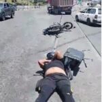 Motociclista impacta con automóvil cruce Kennedy 14102023 (2)