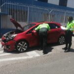 Motociclista impacta con automóvil cruce Kennedy 14102023 (3)