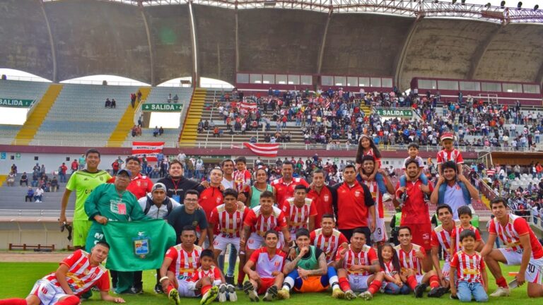 “Nacional FBC” de Mollendo clasificó a octavos de final de la Copa Perú