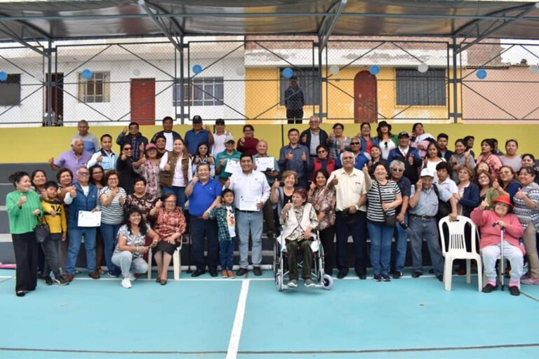 Canchas abiertas: alcalde de Ilo inauguró remozada losa deportiva en Alto Ilo
