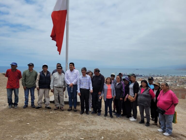 Alcalde de Ilo se compromete a construir pistas y veredas en Nueva Esperanza