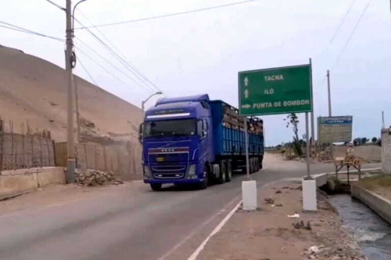 Vehículos de carga pesada continúan perjudicando la carretera de La Pampilla