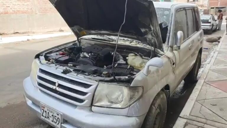 San Antonio: Corto circuito provocó incendio en vehículo que estaba estacionado
