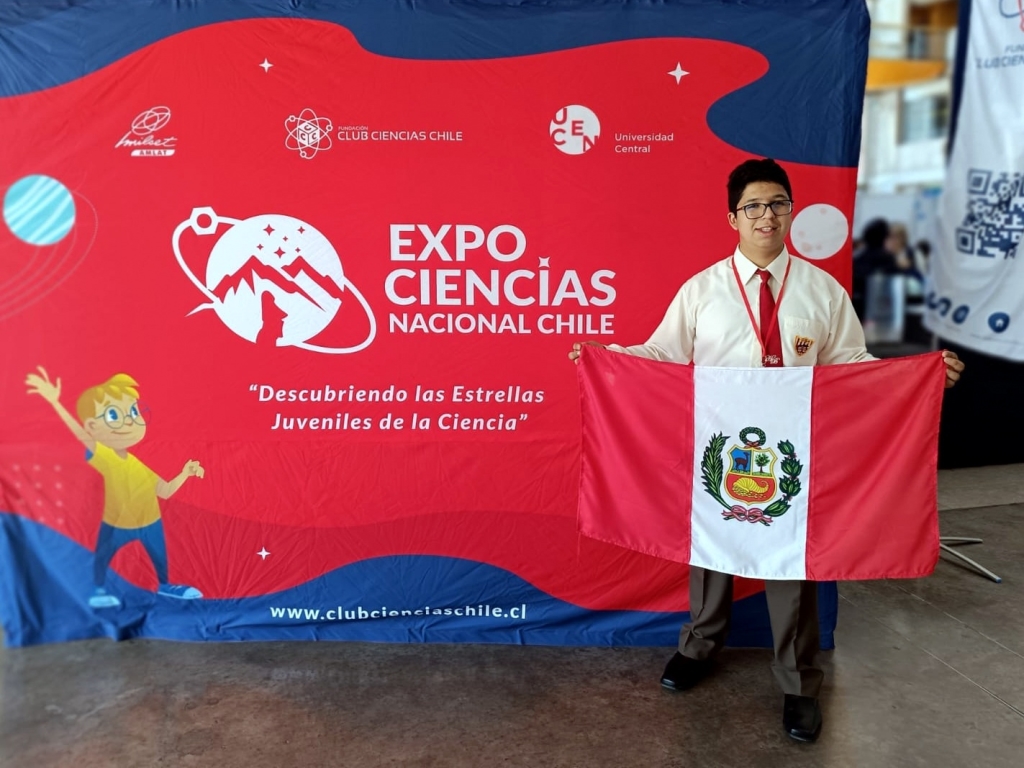 Hiram Bingham, IEP Ileño’s outstanding student, won the International Science and Technology Competition