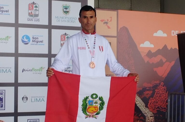 Mollendino obtiene medalla de bronce en sudamericano master de atletismo