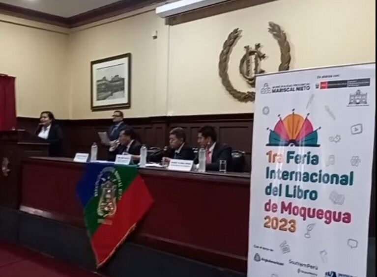 Presentan Feria Internacional del Libro de Moquegua en el Club Unión de Lima