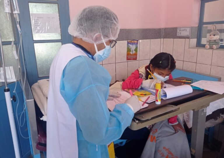Nosocomios de Arequipa dan clases personalizadas a estudiantes hospitalizados
