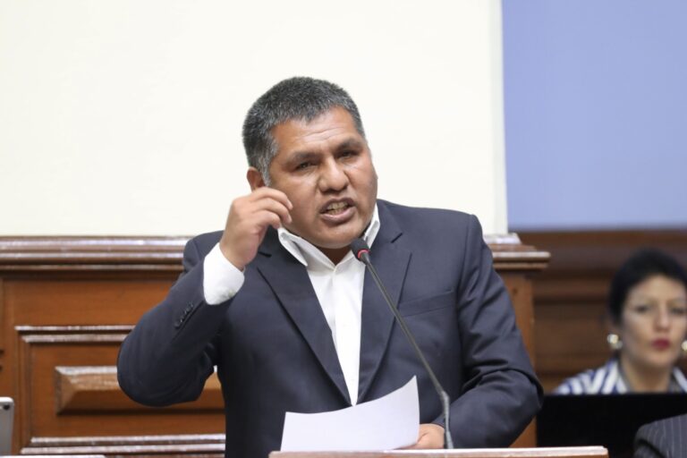 Jaime Quito desaprueba incremento de presupuesto para el Congreso