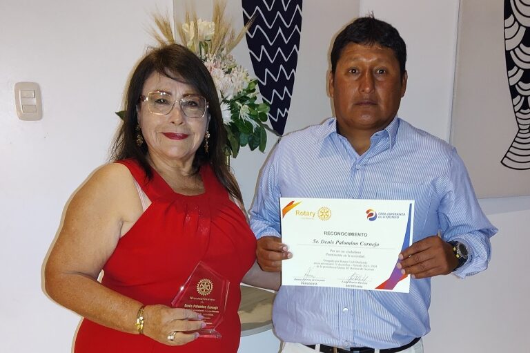Rotary Club Mollendo distinguió como ciudadano preeminente a rescatista Dennis Palomino