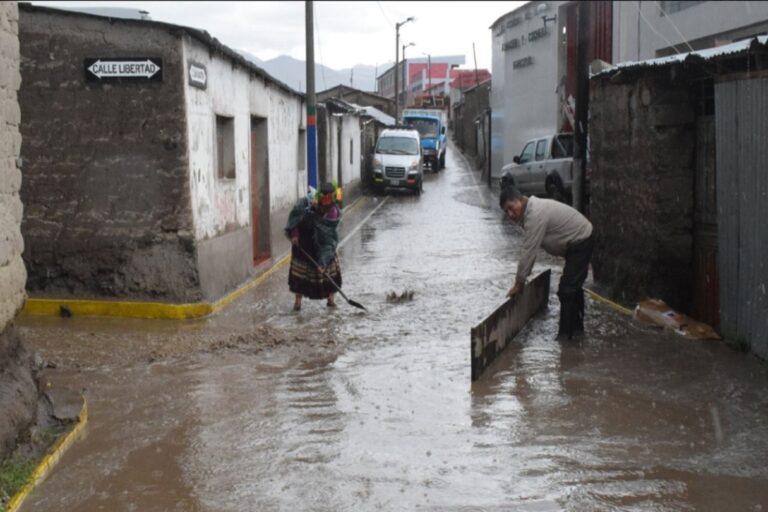 Lluvias de fuerte intensidad afectan a poblados de la sierra de 12 regiones